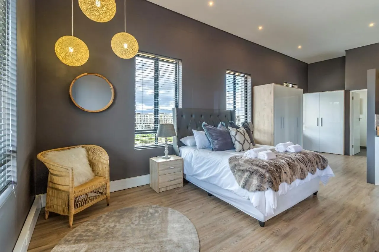 Crossfire @ Home Somerset West Appartamento