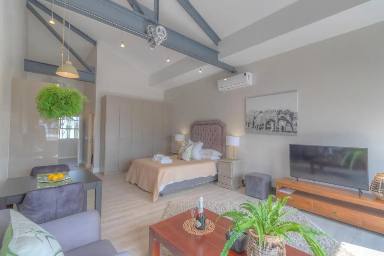Apartment Crossfire @ Home Somerset West