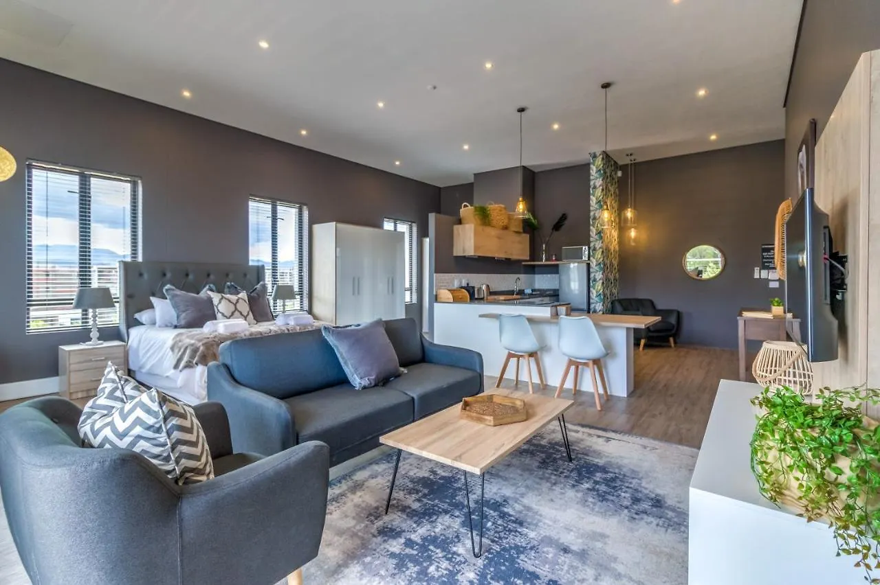 Apartment Crossfire @ Home Somerset West